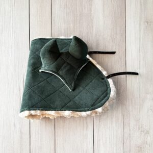 ZESTAW DLA KONIKA HH A3  DERKA/CZAPKA KOLOR ZIELEŃ BUTELKOWA