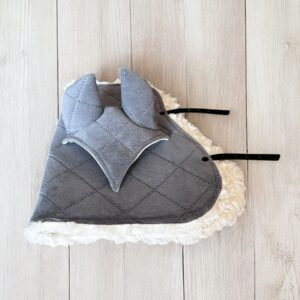 ZESTAW DLA KONIKA HH A3  DERKA/CZAPKA KOLOR SZARY JASNY